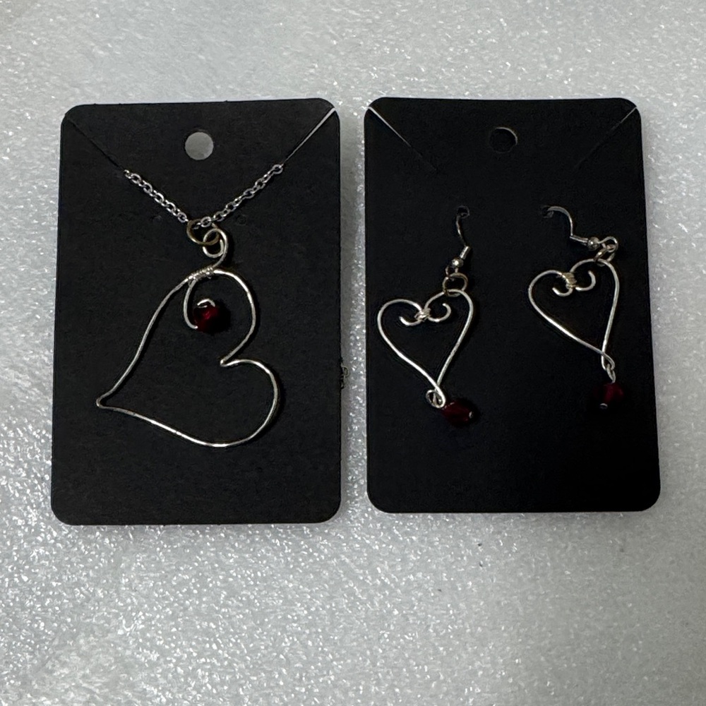 Elegant Silver Heart Necklace and Earring Set with Red Beads - Picture 3 of 9